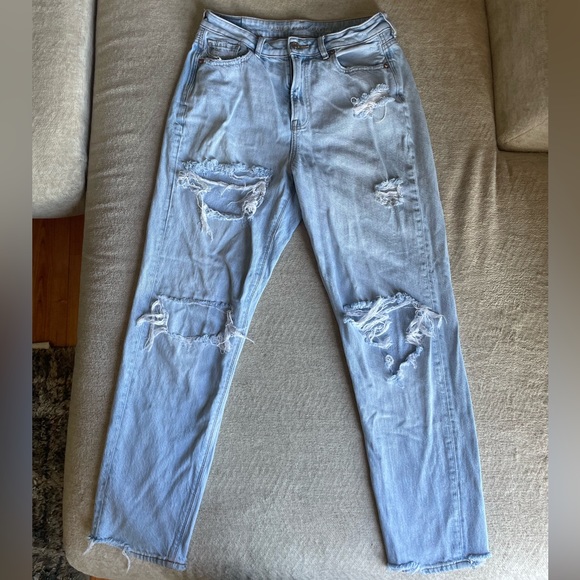 SOLD American Eagle Distressed Mom Jean Size 4 - Picture 7 of 10